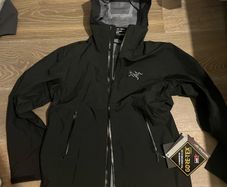 Arc'teryx goretex waterproof coat