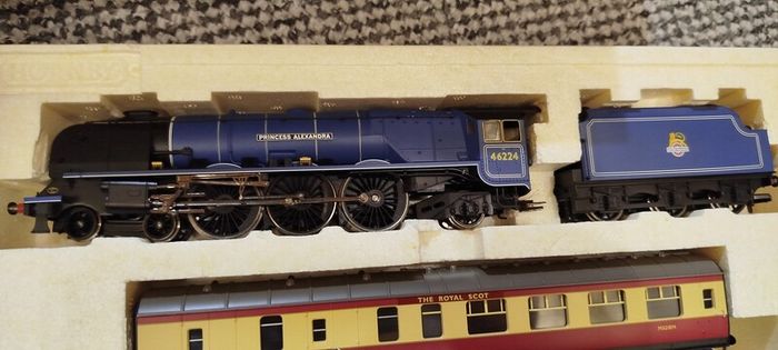 Hornby R2306M The royal Scot Train Pack, new