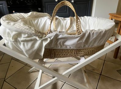 Mamas and papas moses basket