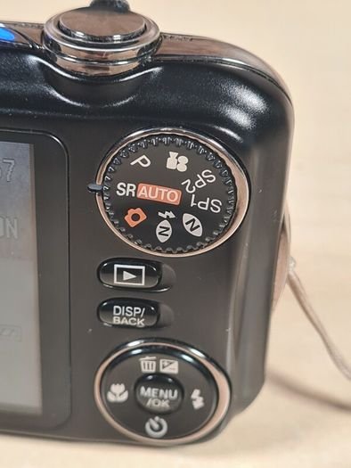 FUJIFILM FINEPIX JX400 digital camera 16mp mega pixel plus charger and case