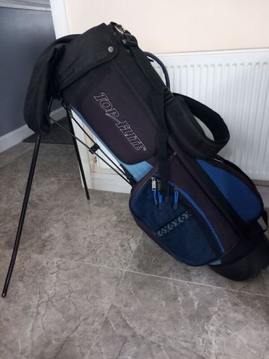 Top flite Golf bag with stand.