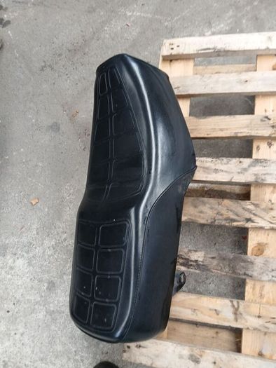 suzuki gn125 seat