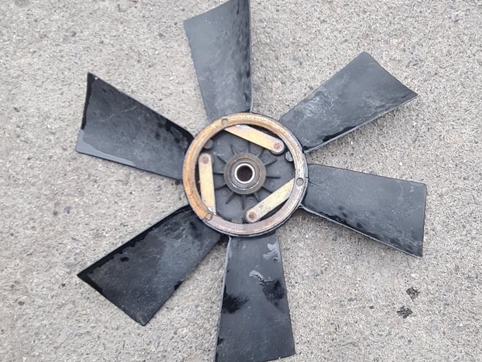 mercedes 190 Fan