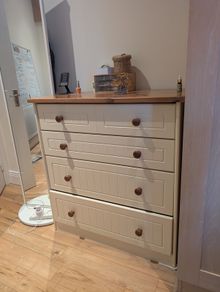chested 4 drawer with 2 bed side table