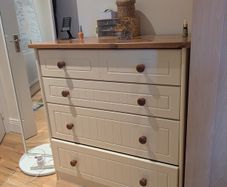 chested 4 drawer with 2 bed side table