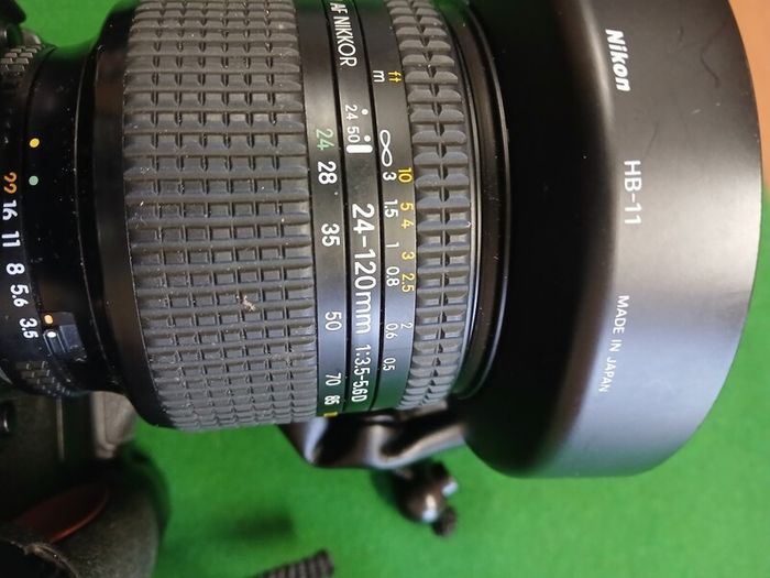 Nikon F100