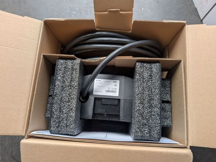 EV charger for sale, ABL eMH1 7.4 kW and WHEMH10 mounting plate.