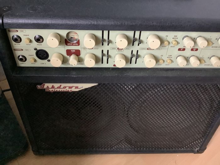 Ashdown Radiator 2 Acoustic Guitar Amp REDUCED!