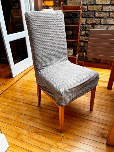 Dining table and chairs set