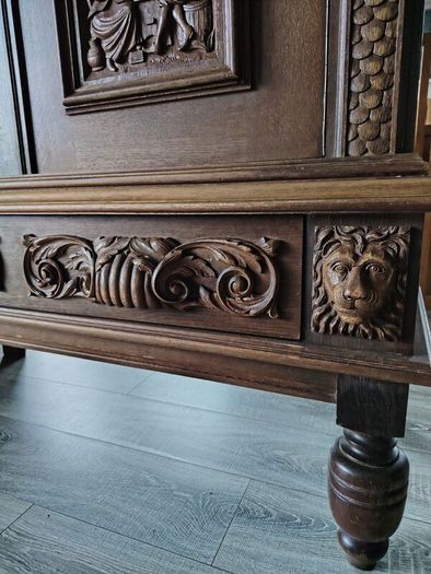 Beautiful antique oak cabinet