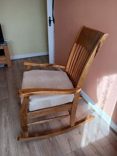 Solid wood rocking chair