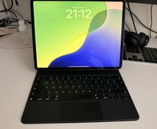 iPad Pro 12.9" (4th gen) 256GB Wi-Fi + Cellular, Space Grey + Apple Magic Keyboard