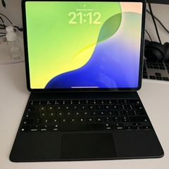 iPad Pro 12.9" (4th gen) 256GB Wi-Fi + Cellular, Space Grey + Apple Magic Keyboard