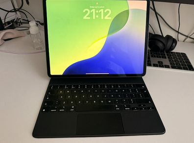 iPad Pro 12.9" (4th gen) 256GB Wi-Fi + Cellular, Space Grey + Apple Magic Keyboard