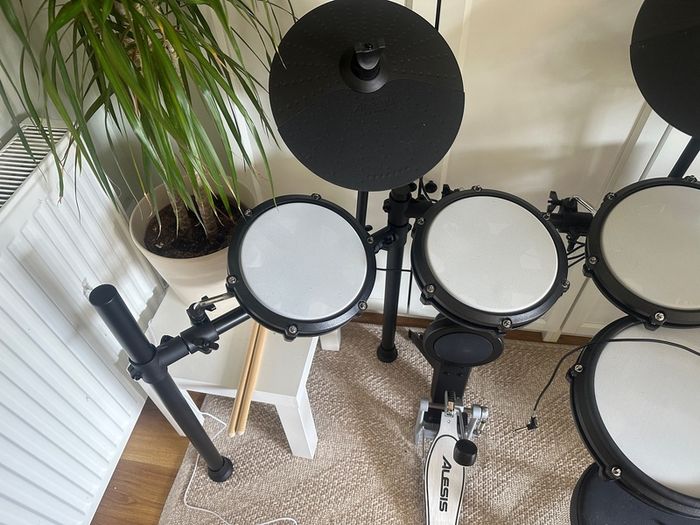 Alesis Nitro Max Electronic Drumkit