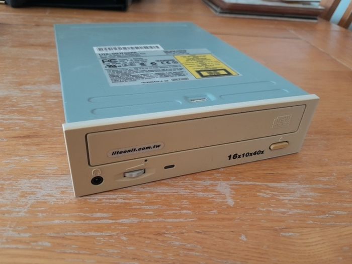 Lite-on It Corp CD-RW Drive 16x10x40x Computer