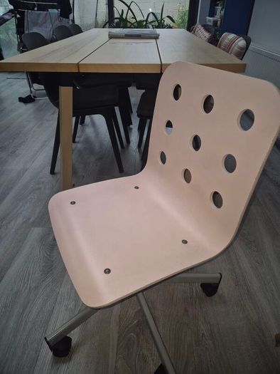 Rose-coloured, Height-adjustable Chair