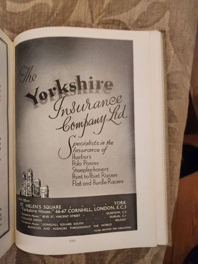 The Horseman's Year Book. Edited By Lt.col.w.e.lyon. 1950 First Edition Hardback In Good Condition. Plus Hunting,showing, And Chasing. By Sam Marsh. See Photos For Same.
