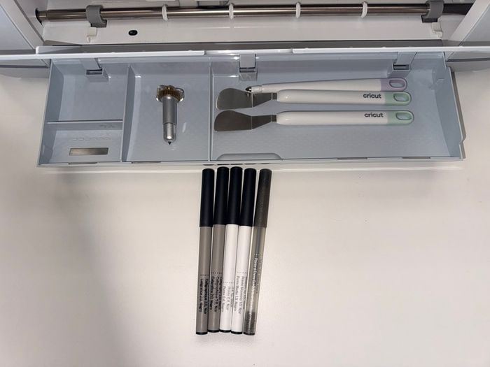 Cricut Maker 3 and Starter Bundle, Excellent Condition
