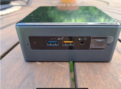 Intel Nuc8i3beh I3-8109u 8GB/128GB/64GB Iris Plus 655