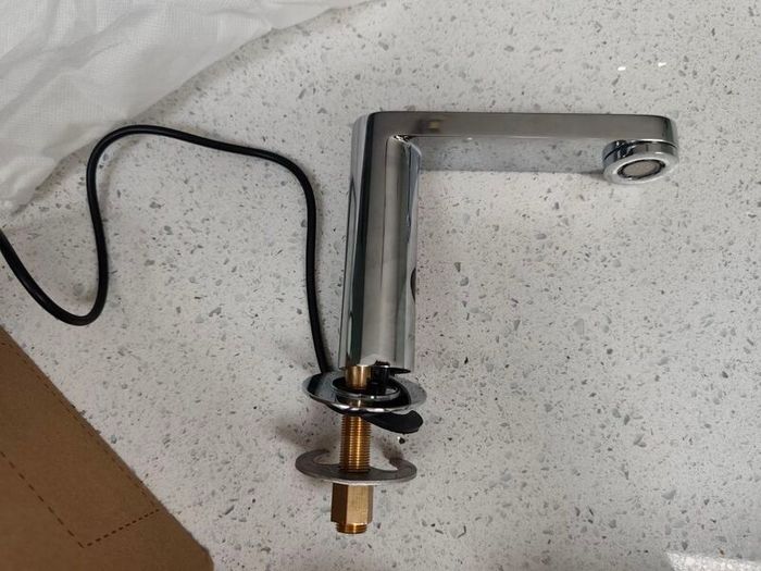 Noken Porcelenosa Tono Tap With sensor