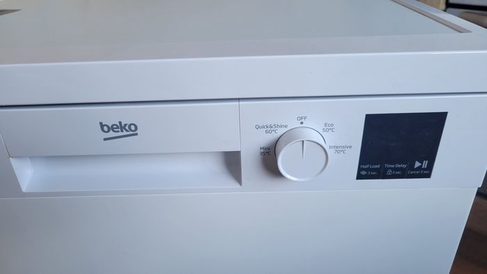 Beko Freestanding Full size Dishwasher - White