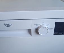 Beko Freestanding Full size Dishwasher - White
