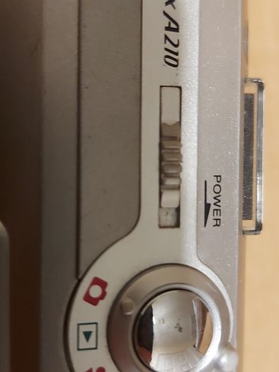 FujiFilm Finepix A210 Digital Camera 3.2MP 2AA Batteries SD Card