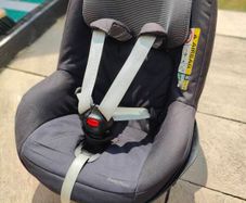 Maxi Cosi Car Seat & Base
