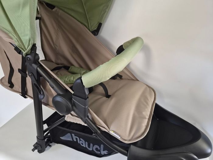 Hauck Runner Olive - Black -Robust Tricycle Buggy with Pneumatic Wheels
