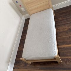 Toddler bed