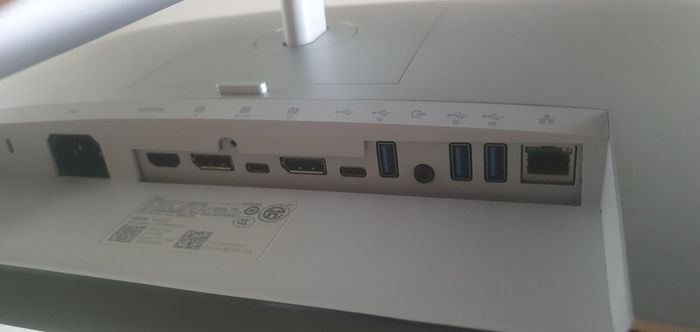 Dell UltraSharp U2422HE 24" Monitor