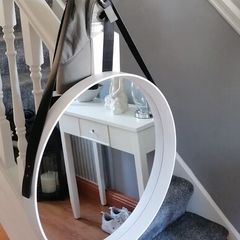 Round mirror
