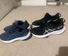 ASICS junior boys trainers size 5uk (38)