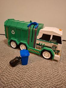 Bin truck