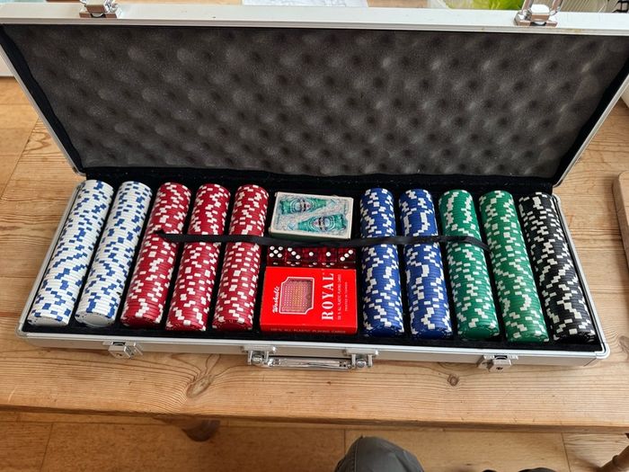 Poker Chips with Case