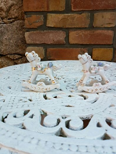 2x rocking horses