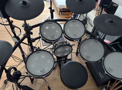 Roland TD-20 Professional V-Drums Kit TD-20 Excellent Condition with Mesh Pads