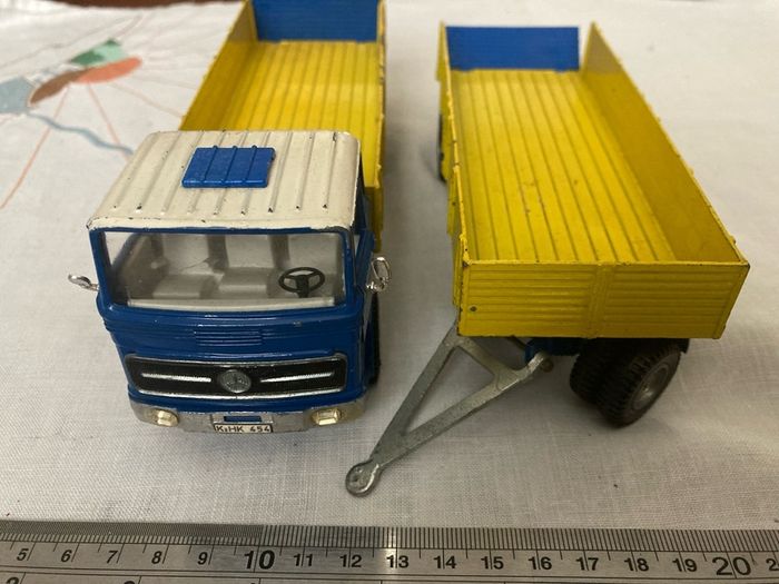 Dinky / Meccano 917. Mercedes truck and trailer. LP1920.
