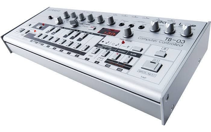 Roland Bass Line TB-03 (Grade B)
