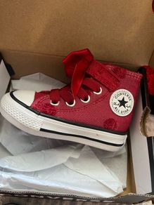 Girls stunning converse trainers uk 2