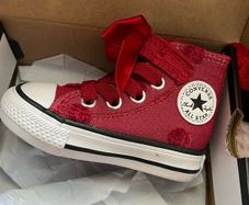 Girls stunning converse trainers uk 2