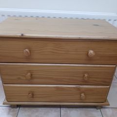 Chest of drawers
