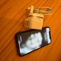iPhone 11 128gb unlocked with charger and mexx  pods