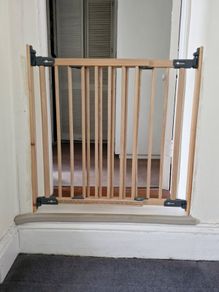 4 Nr. BabyDan FlexiFit Deluxe Safety Gates. Beech Wood