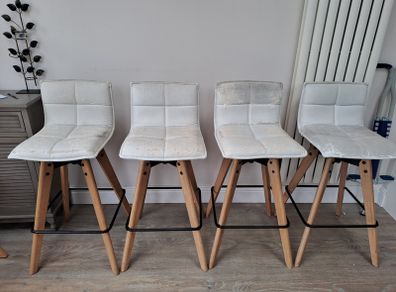Bar stools x4