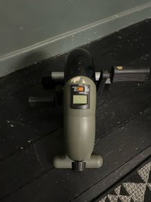 Pedal exercise machine