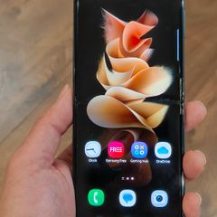 Samsung Galaxy Flip 3