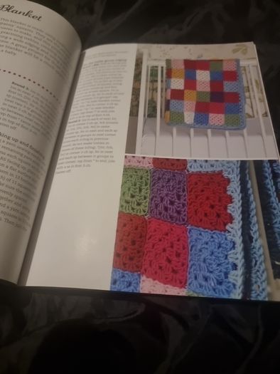 Learn to Crochet: 25 quick and easy crochet projects to get you started (Soft cover)