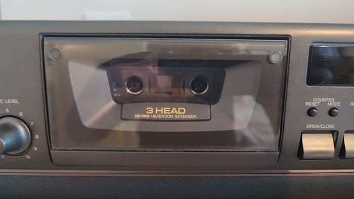 3 HEAD Technics RS-BX 646 tape deck. Like new, cleaned.